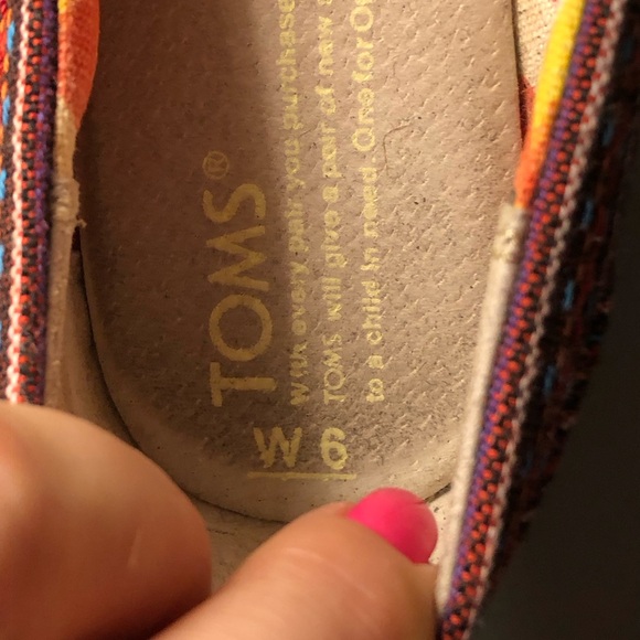 TOMS ladies espadrille wedge. Size 6. Lightly worn. - Picture 4 of 4